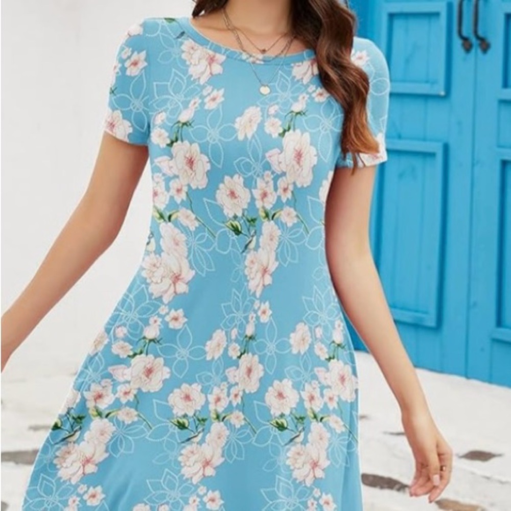 ❗️5/$35❗️Floral Blue Dress NWOT